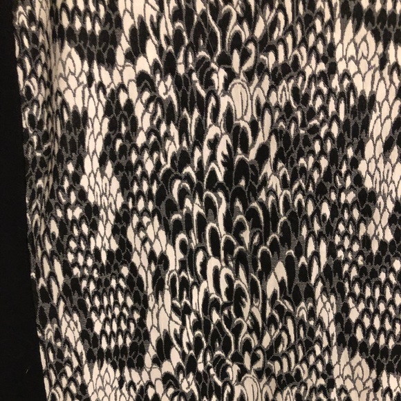 Joe Fresh black and white snake skin pencil skirt - Picture 4 of 7